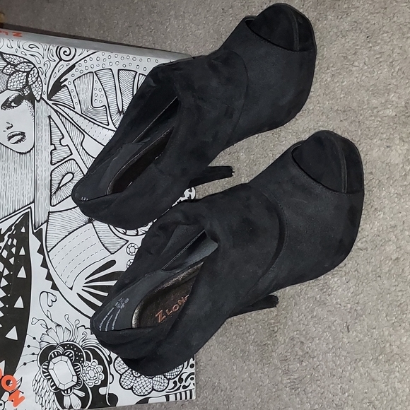 Z London black suede peep toe booties size 7.5 - Picture 2 of 9